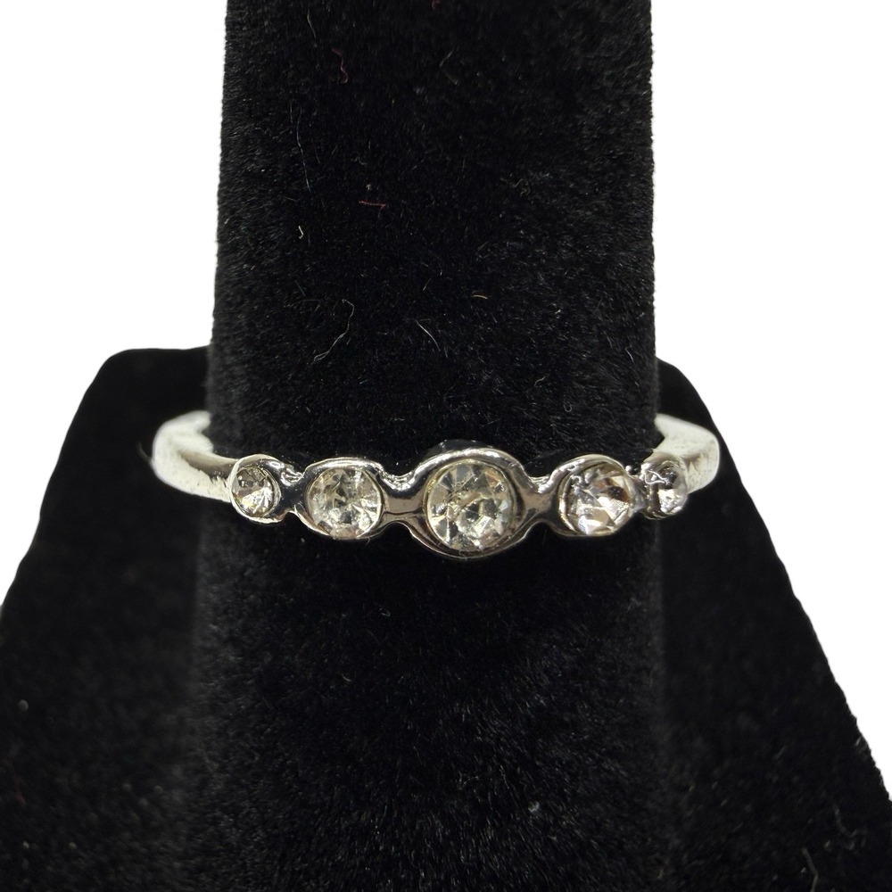 Silver Tone Graduated 5-Stone Clear Simulated Crystal Gem Eternity Ring Size 7